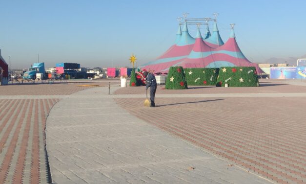 Limpian parques para las festividades navideñas