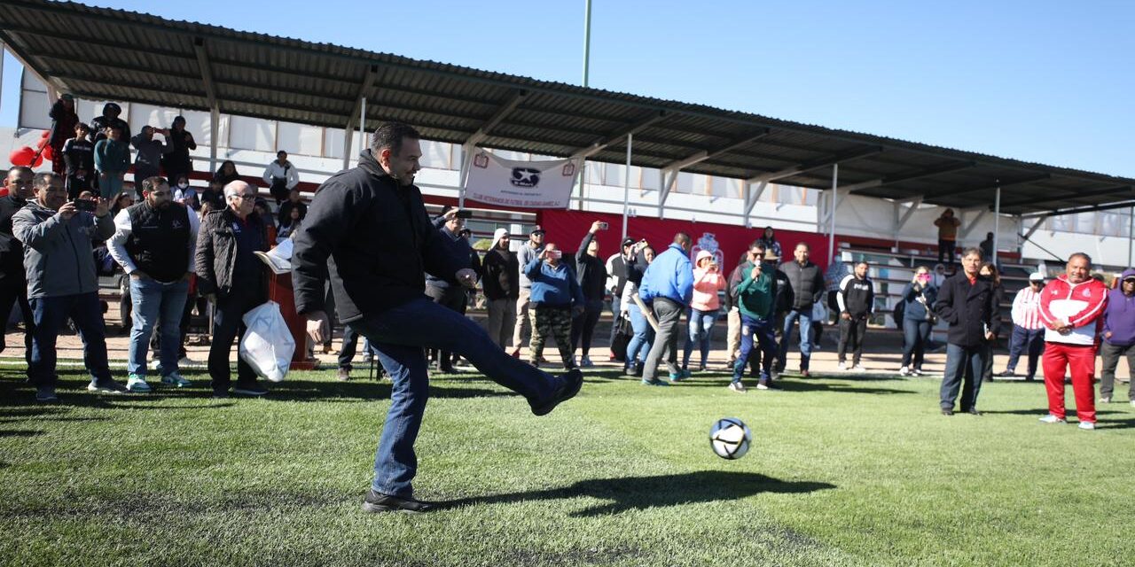 Entrega Presidente Pérez Cuéllar canchas de fútbol al Club de Veteranos -Inauguran Torneo de Fútbol