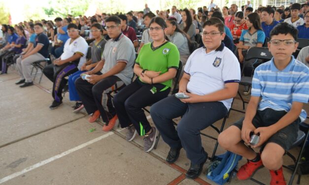 Apoya Estado a más de 8 mil estudiantes de Educación Básica con anteojos gratuitos