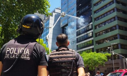 Se incendió edificio aledaño al Ministerio de Trabajo de Argentina