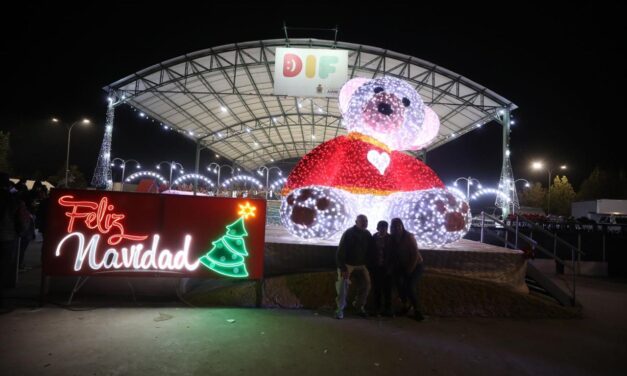 Disfrutaron miles de familias juarenses del Mundo Navideño y Villa Navideña del DIF Municipal