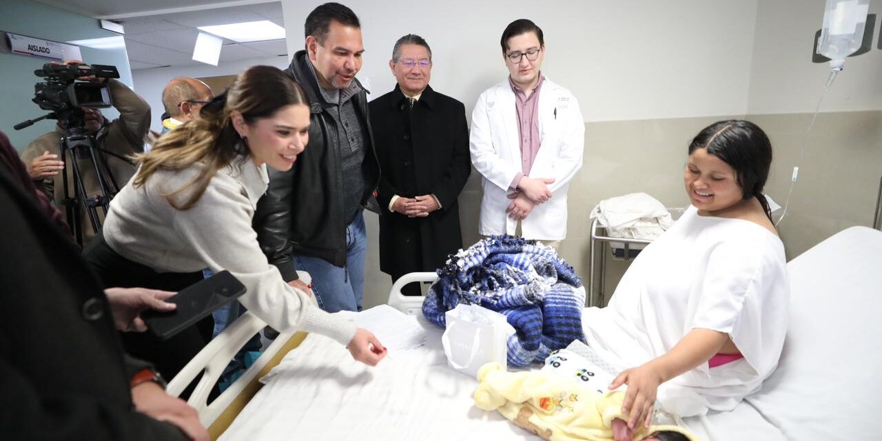 Alcalde Cruz Pérez Cuéllar da la bienvenida al primer ciudadano juarense del 2024