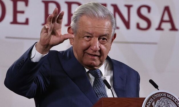 AMLO afirma que los 32 migrantes secuestrados en Tamaulipas fueron liberados, no “rescatados”.