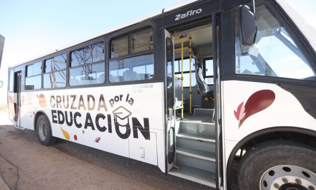 Entrega alcalde unidades para transportar gratuitamente a estudiantes a la Ciudad del Conocimiento