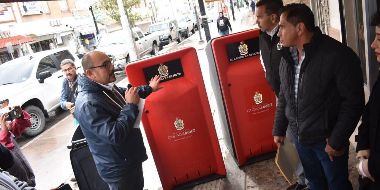 Instalan nuevos contenedores de basura en la avenida Juárez