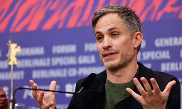 Gael García Bernal presenta “Another End” en la Berlinale