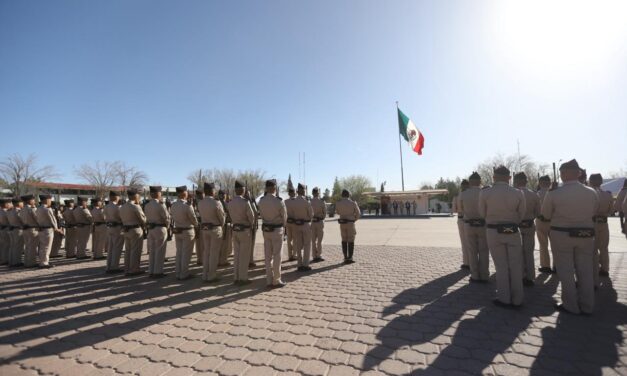 Rinden protesta de bandera soldados del Servicio Militar Nacional