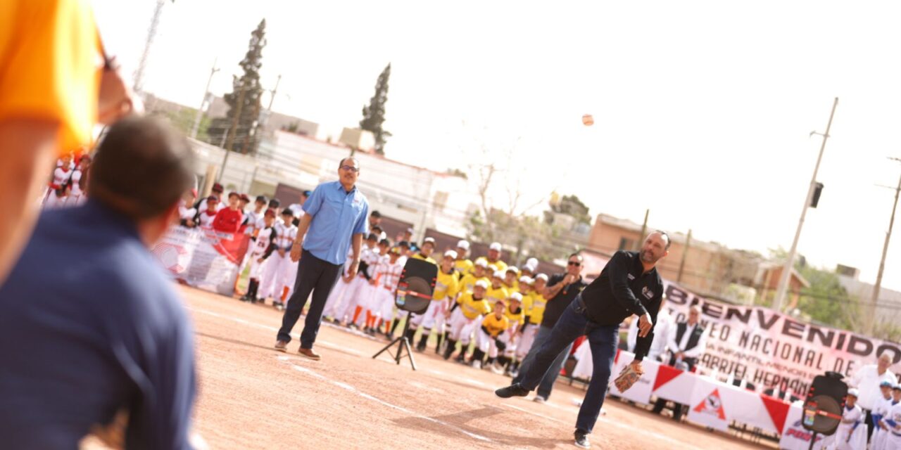 Participa secretario del Ayuntamiento en inauguración de torneo nacional infantil de béisbol