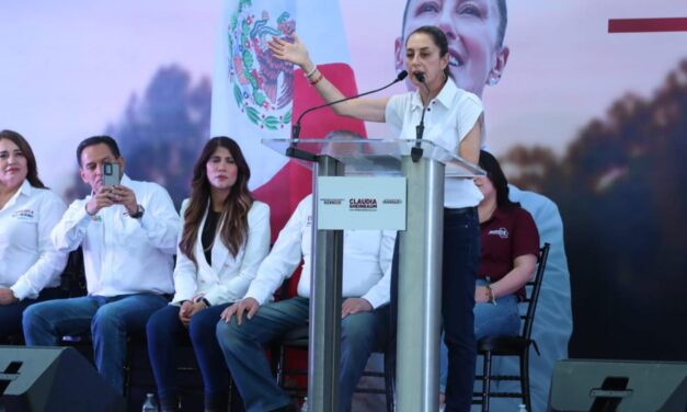 Abarrota Claudia Sheinbaum monumento a Benito Juárez en su inicio de campaña nacional en Juárez