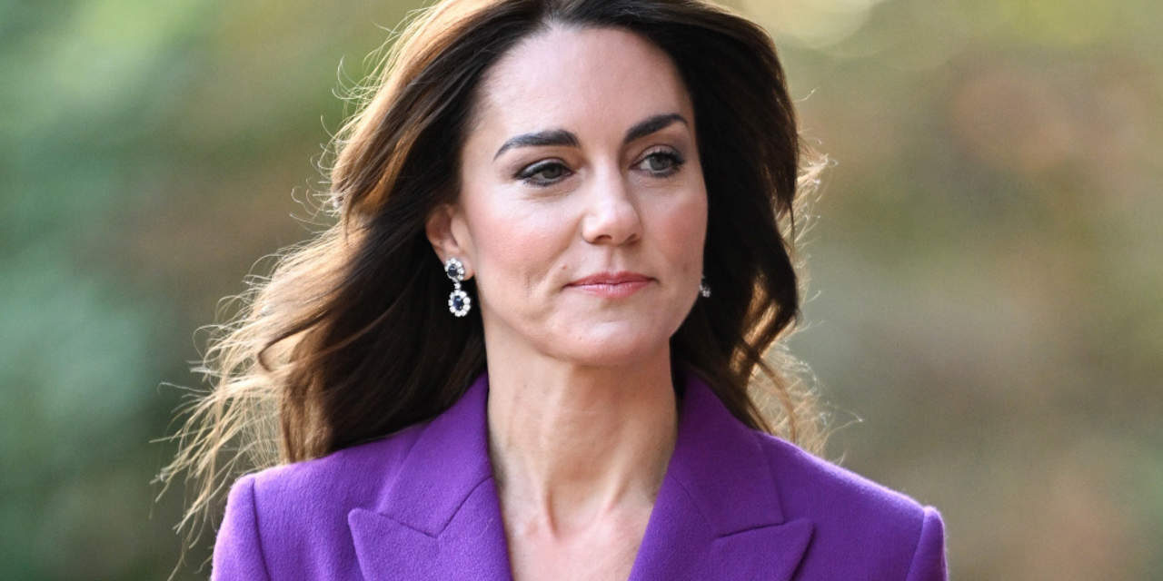Reaparece la Princesa Kate Middleton con foto familiar