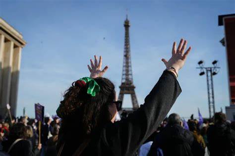 Es Francia el primer país del mundo en establecer el derecho al aborto en su Constitución