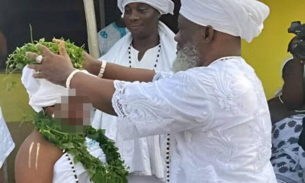 Indigna boda de líder religioso con una adolescente en Ghana