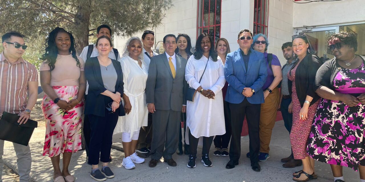 Recibe Alcalde a funcionarios norteamericanos y recorren albergue Municipal Enrique “Kiki” Romero