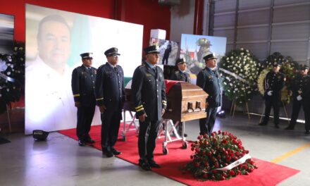 Realizan homenaje a Roberto Briones Mota en la Estación Central de Bomberos