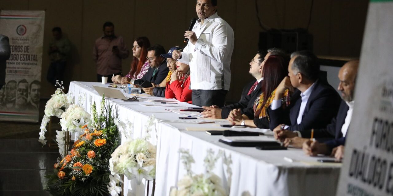 Inaugura alcalde el foro “Diálogo Estatal Reformas Constitucionales- Sistema de Vivienda”