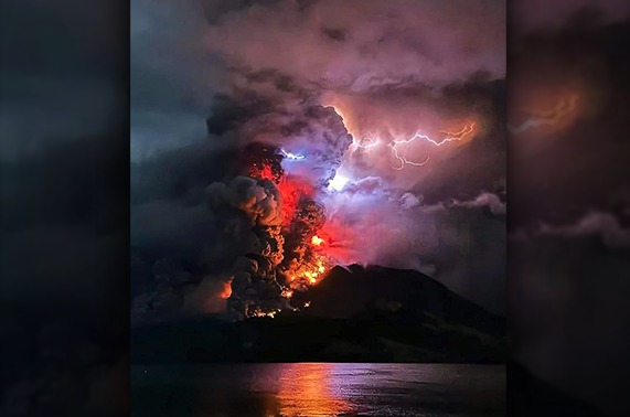 Erupción de volcán en Indonecia parece irreal