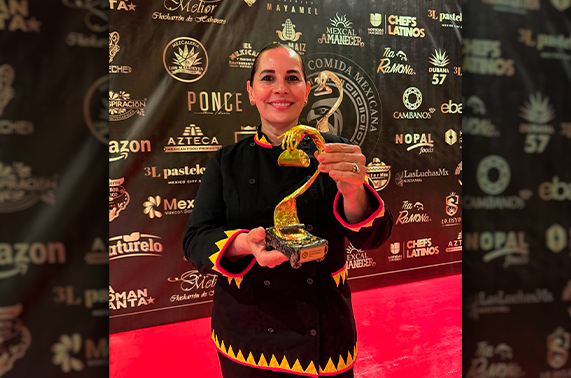 Recibe chef chihuahuense premio internacional en Dubai