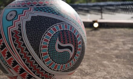 Parten a EU esferas gigantes de Mata Ortiz que representarán a Chihuahua en la “Semana de México en Chicago”