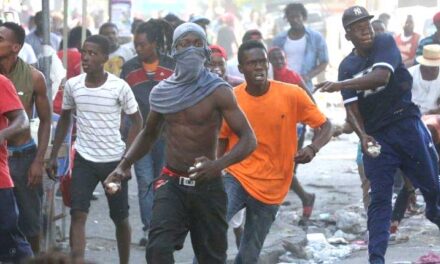 Huyen por violencia más de 50 mil personas de Haití