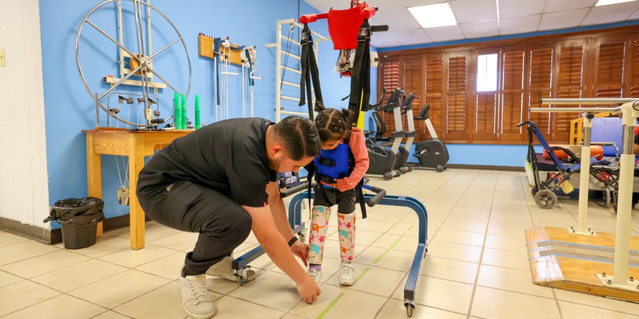 Ofrece DIF Municipal terapia física y rehabilitación en UBR Francisco I. Madero