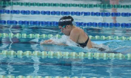 Brilla niño juarense en campeonato de natación en Mazatlán