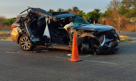 Joaquín “Huacho” Díaz, candidato a la gubernatura de Yucatán, sufre un accidente de auto