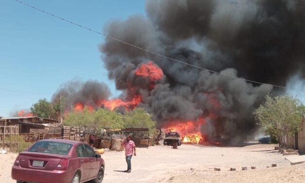 Policías salvan a familia de incendio