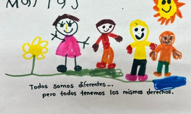 Felicita alcalde a niños ganadores de concurso de dibujo por los derechos humanos