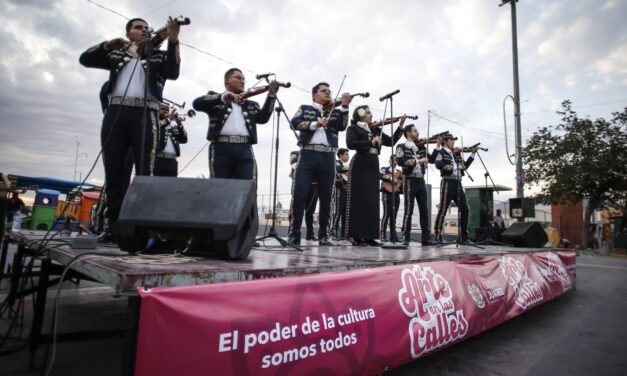 La época de oro del cine mexicano llegó con el mariachi al Centro Histórico