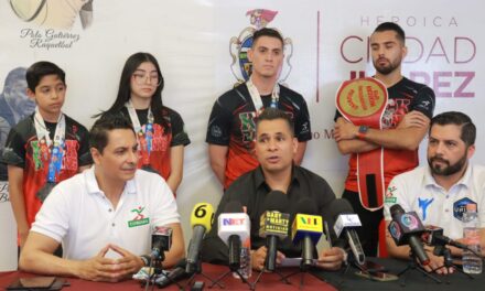 Presentan a los campeones de kickboxing que siguen cosechando triunfos para Juárez