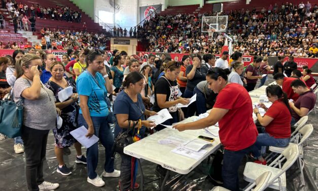 Da arranque la entrega de 13 mil becas escolares