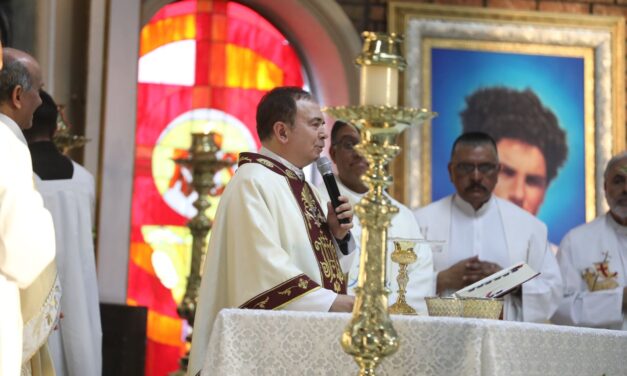 Padre ‘Chava’ celebra 25 años como sacerdote