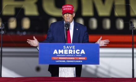Trump pasa el último sábado antes del debate reunido con votantes cristianos y cortejando a los de Pensilvania