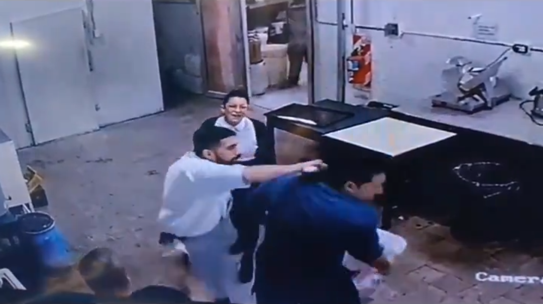 Pastelero agrede con cuchillo a chef que lo maltrataba en un bar de Argentina