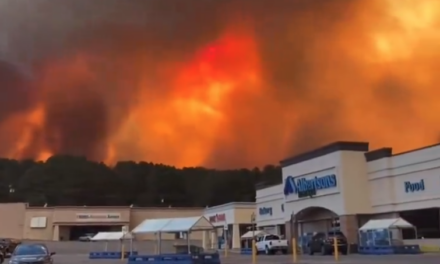 Ruidoso, NM. en llamas, evacuación histórica