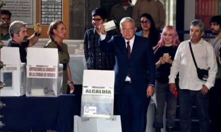 AMLO emite su último voto como presidente de México