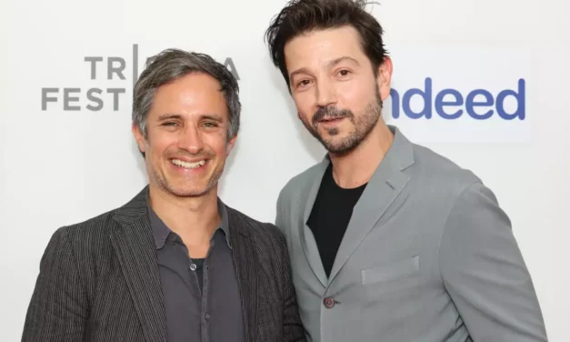 Diego Luna y Gael García estrenan documental en defensa del periodismo en México