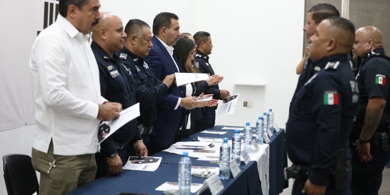 Entregan el Reconocimiento al Mérito del Honor a policías que intervinieron en el “Jueves negro”