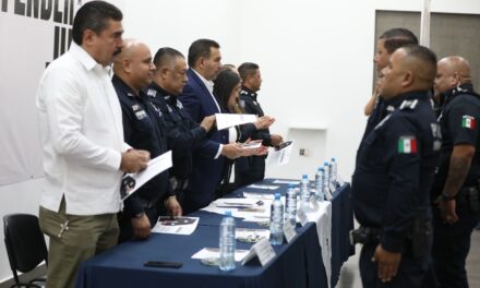 Entregan el Reconocimiento al Mérito del Honor a policías que intervinieron en el “Jueves negro”