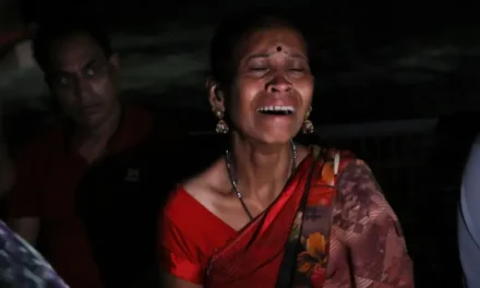 Más de un centenar de personas mueren en una estampida durante un festival religioso en India