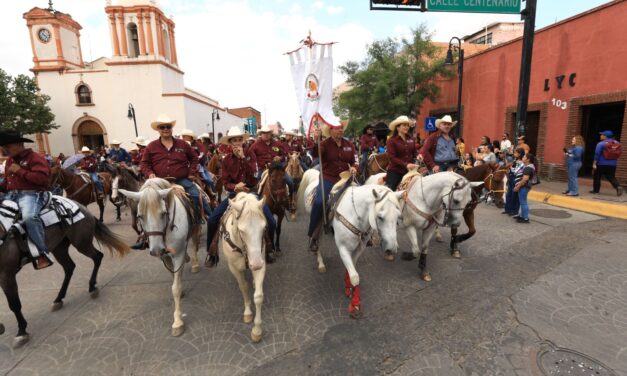 Abandera Pérez Cuéllar Cierre de Cabalgata Villista 2024