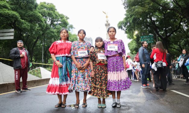 Orgullo Rarámuri en CDMX: Destacan jóvenes en la Segunda Gran Carrera “Vamos juntas y juntos hacia la meta”