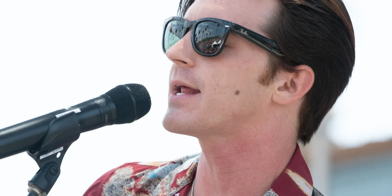 Drake Bell le revela al Escorpión Dorado que desea hacer colaboración con Peso Pluma