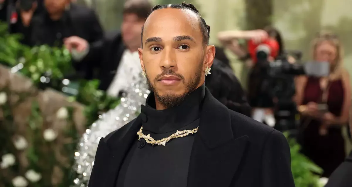 Lewis Hamilton debuta como diseñador y embajador de Dior