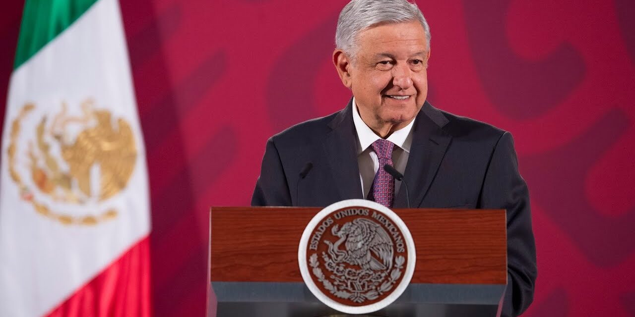 Da AMLO a padres de los 43 nuevo informe