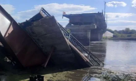 Las fuerzas de Ucrania destruyen un puente clave en su incursión en Rusia