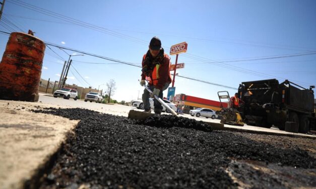 Atendió Obras Públicas más de 60 colonias con programa de bacheo durante julio