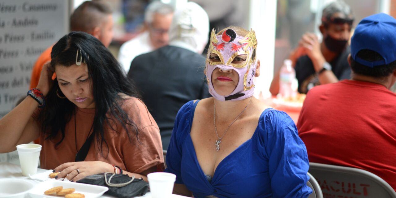 Leyendas de la Lucha Libre conviven en la Sala de Arte Germán Valdés “Tin Tan”