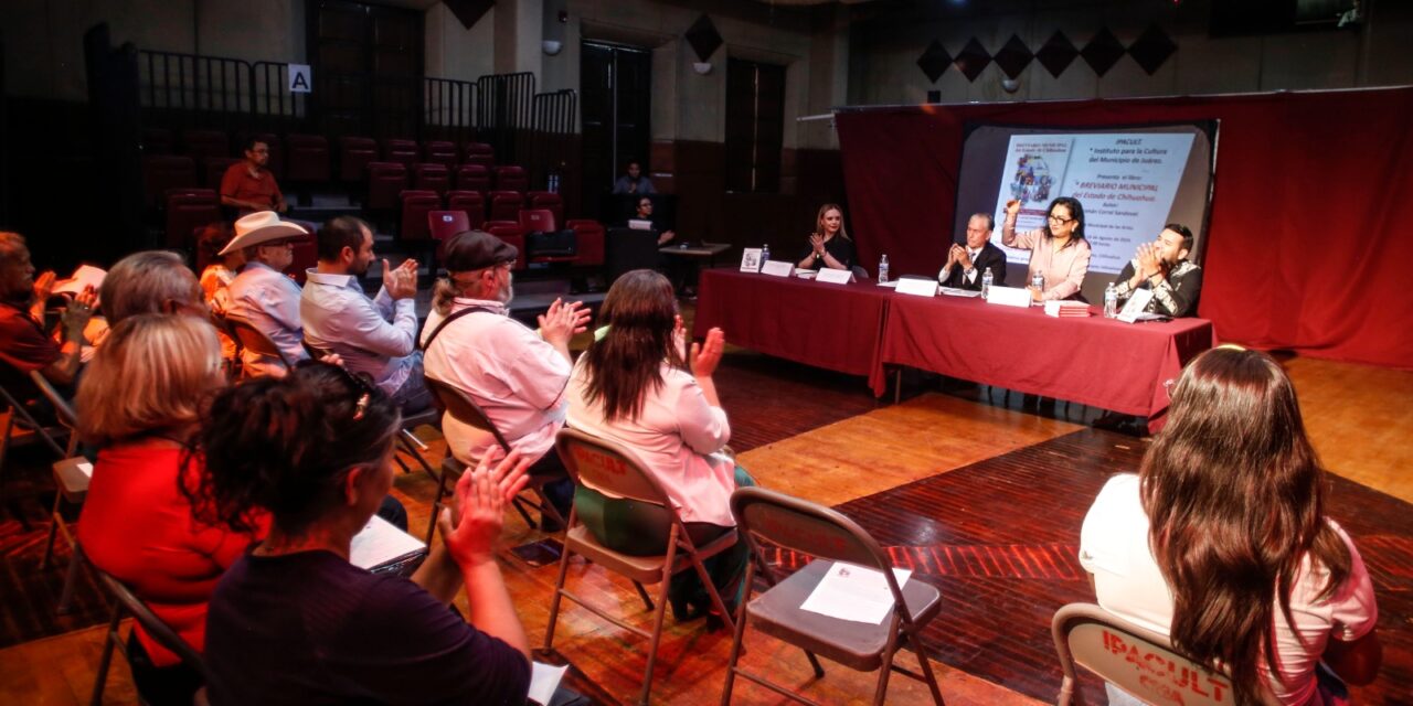 Presentan el libro “Breviario Municipal del Estado de Chihuahua” en el Centro Municipal de las Artes