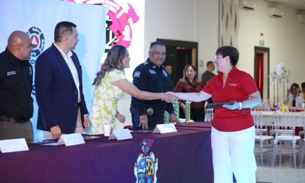 Reconoce alcalde labor del Heroico Cuerpo de Bomberos